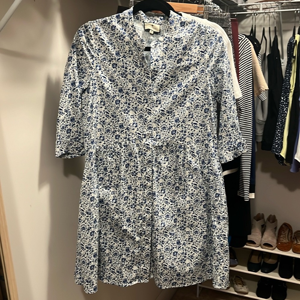 Tuckernuck like new blue floral shirt dress XS